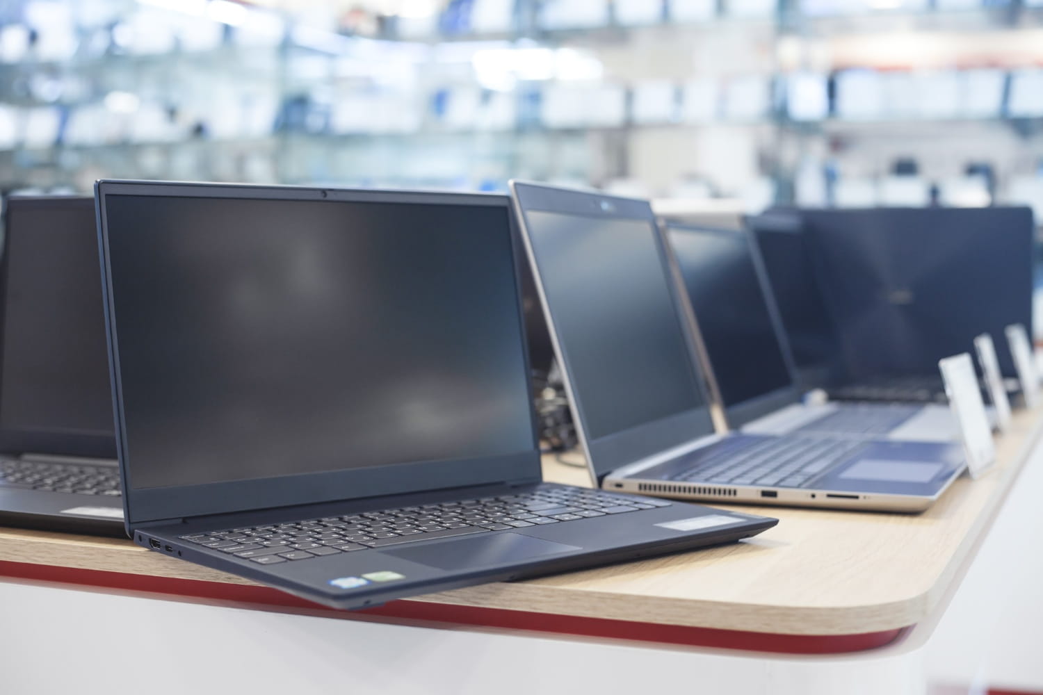 Dell Latitude, Lenovo ThinkPad czy HP EliteBook? Wielki test laptopów biznesowych
